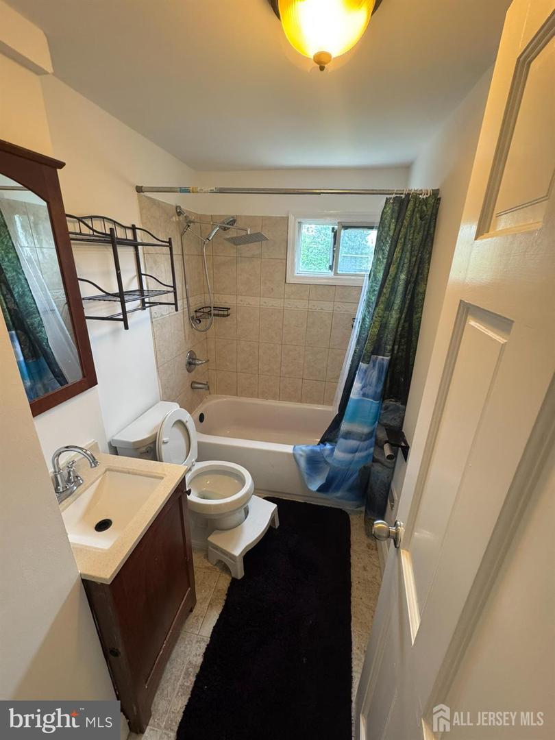 51 Kenwood Ter Property Photo 15