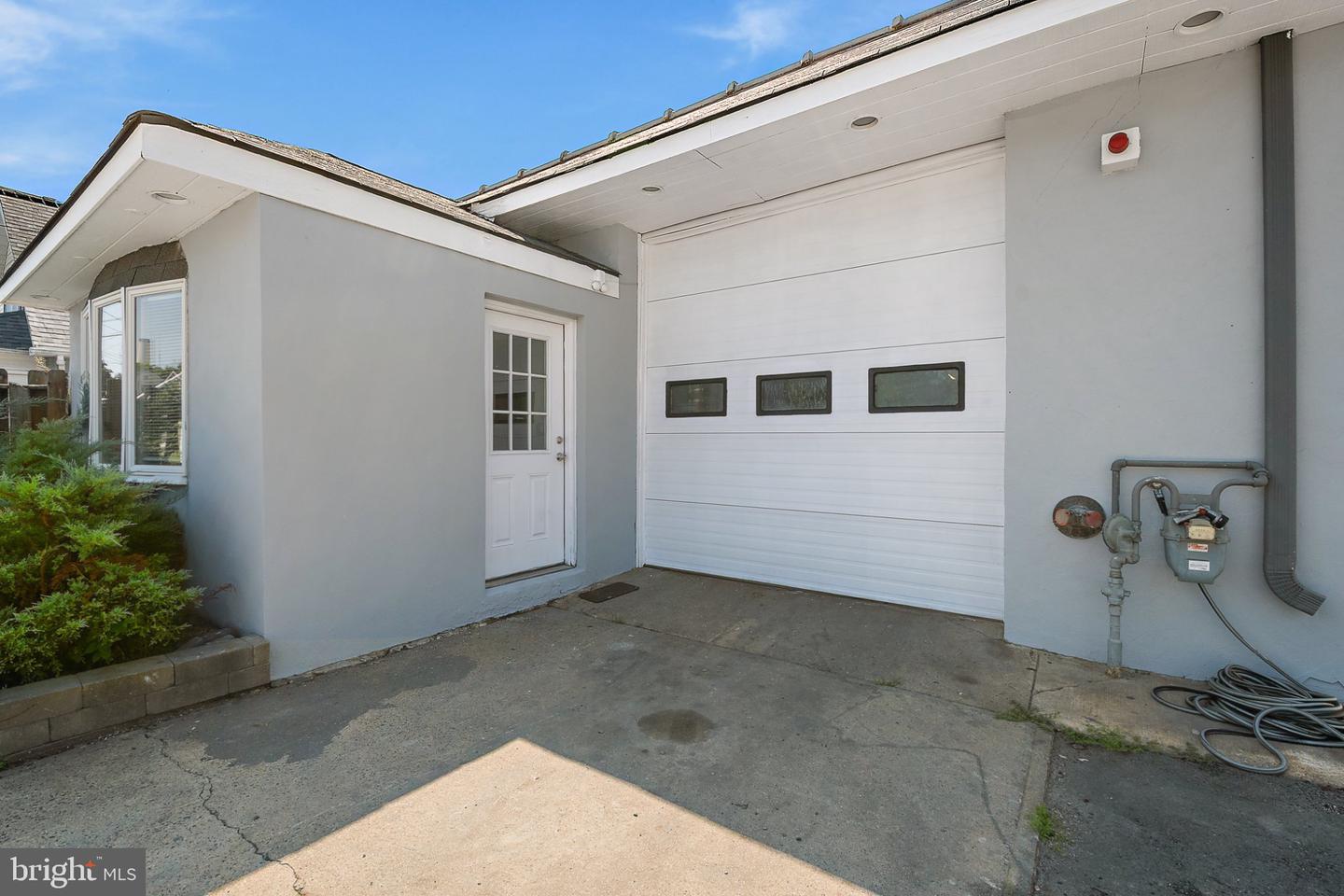 425 Hazel Ave Property Photo 4