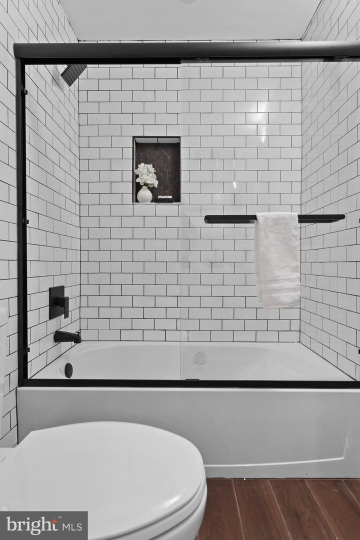 1498 Stuyvesant Ave Property Photo 24