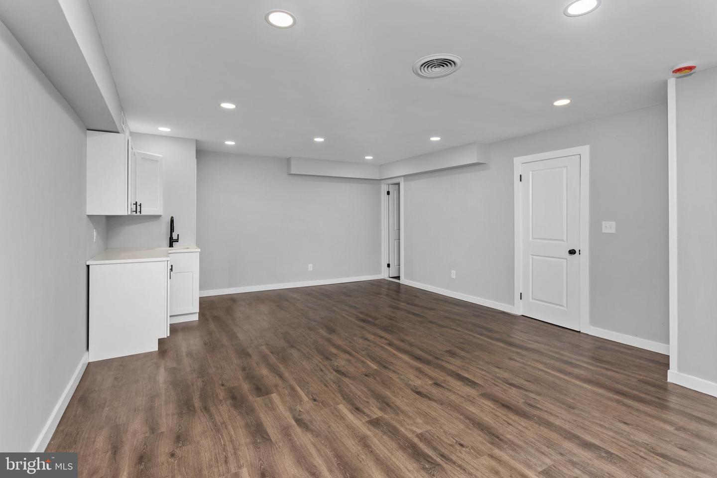 1498 Stuyvesant Ave Property Photo 26