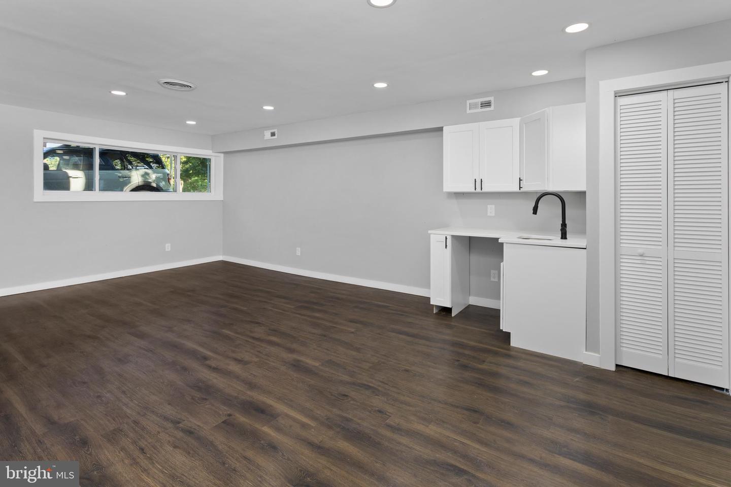1498 Stuyvesant Ave Property Photo 27