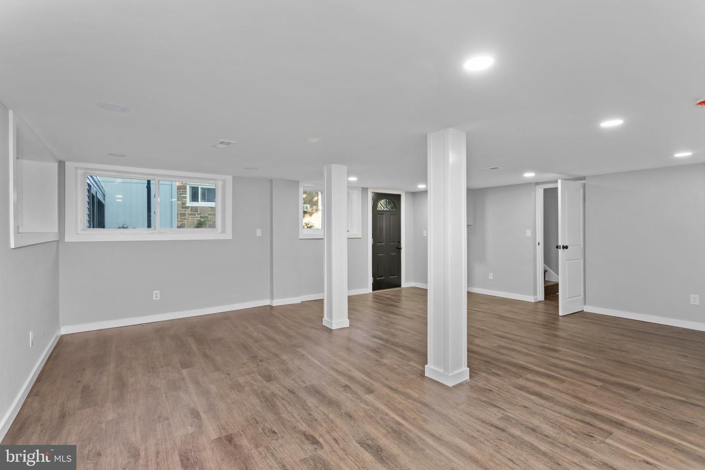 1498 Stuyvesant Ave Property Photo 31