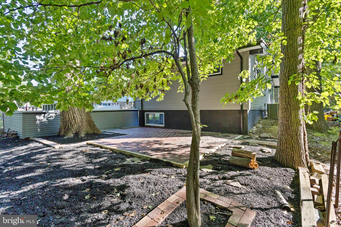 1498 Stuyvesant Ave Property Photo 32