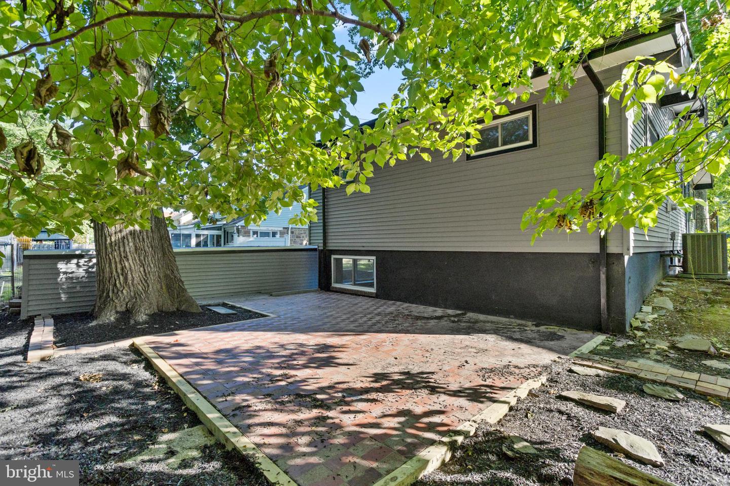 1498 Stuyvesant Ave Property Photo 33