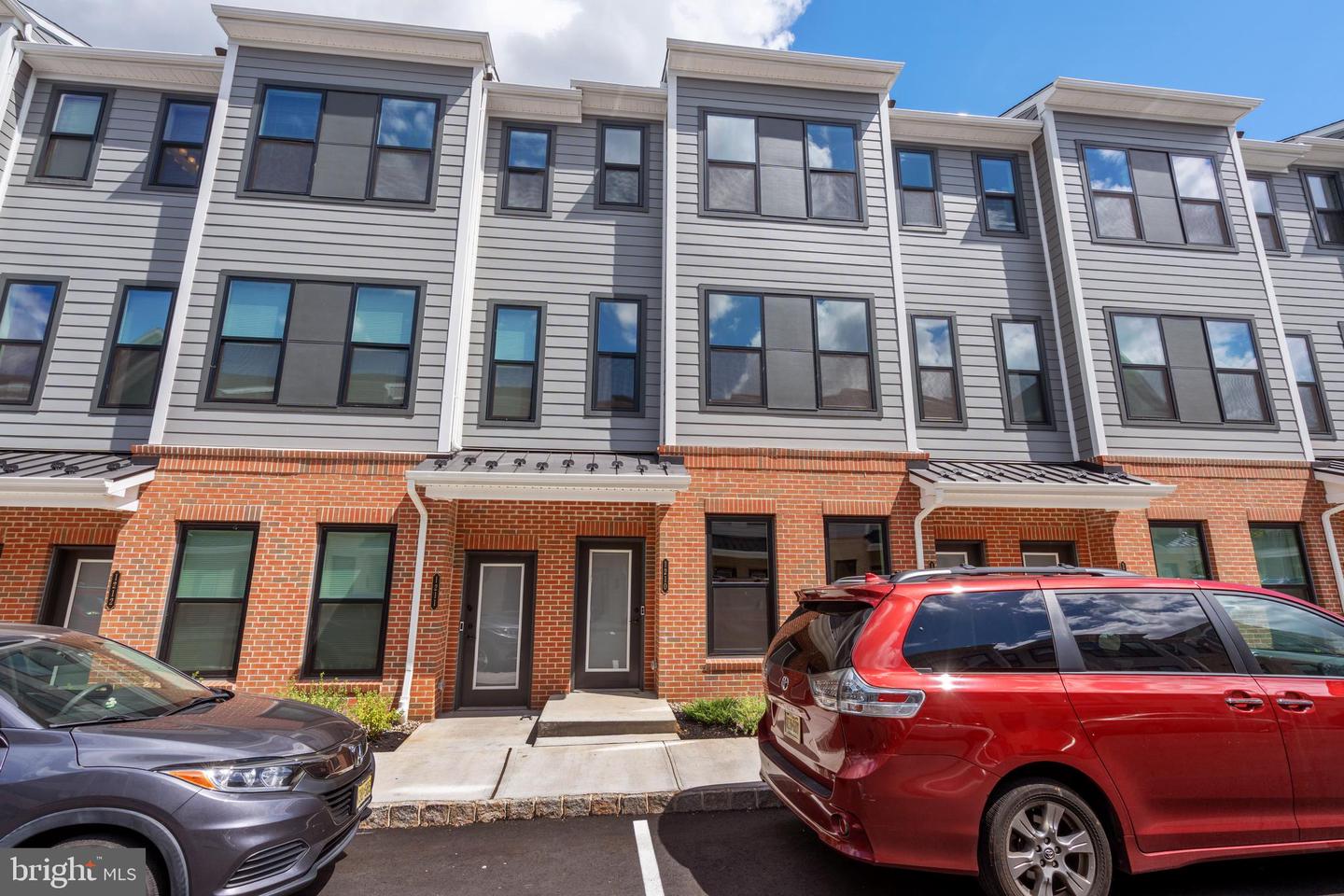 1210 Parker Blvd Property Photo 2