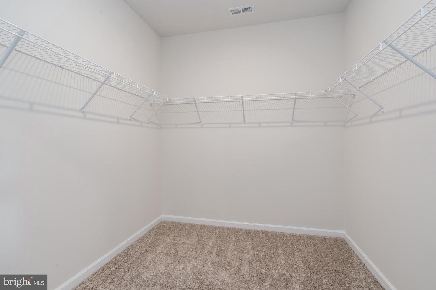 1210 Parker Blvd Property Photo 5