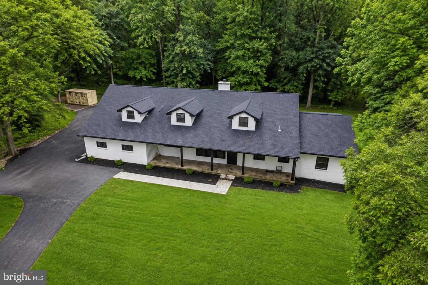 8 Lupine Ln Property Photo 2