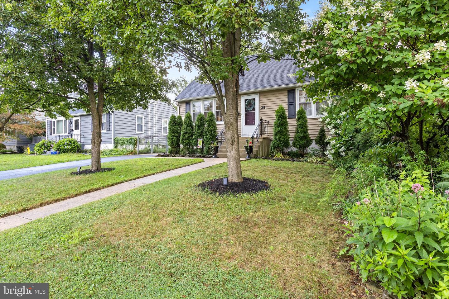 25 Elmore Ave Property Photo 3