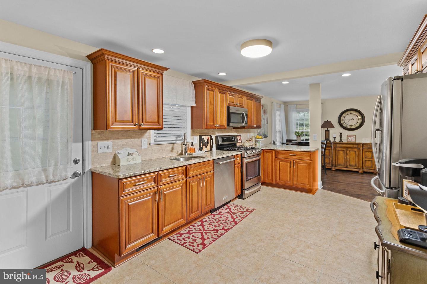 25 Elmore Ave Property Photo 7