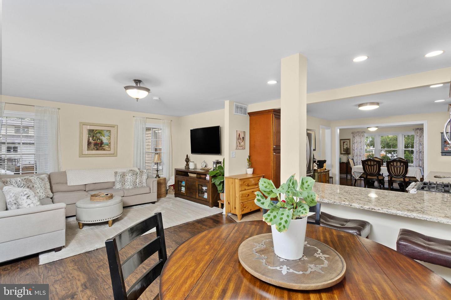 25 Elmore Ave Property Photo 12
