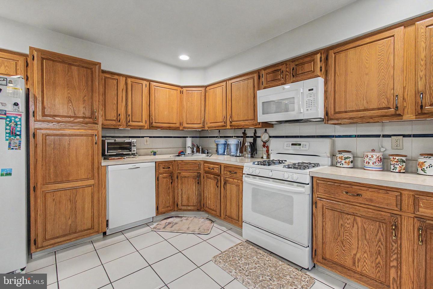 1 Exeter Ct Property Photo 8
