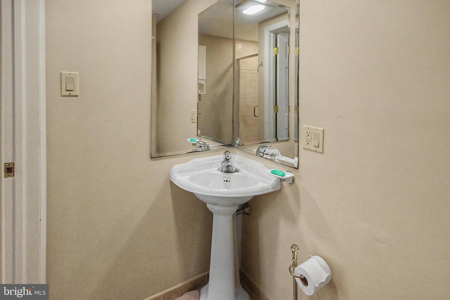 1 Exeter Ct Property Photo 23