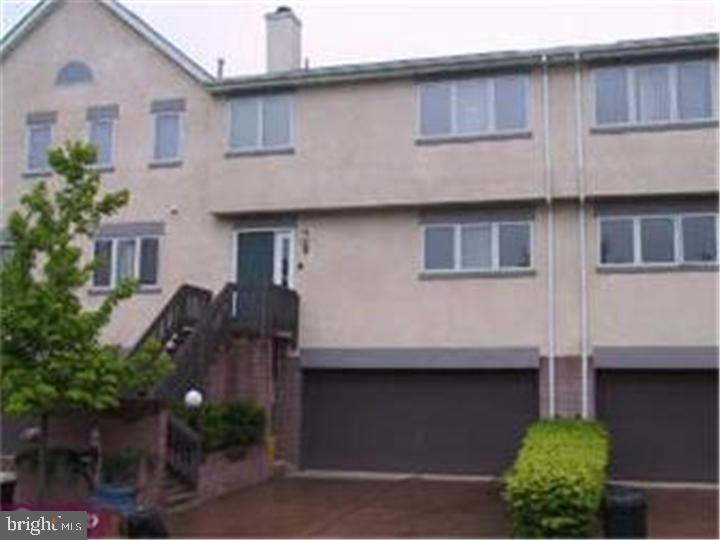9 LEXINGTON CT Property Photo 1