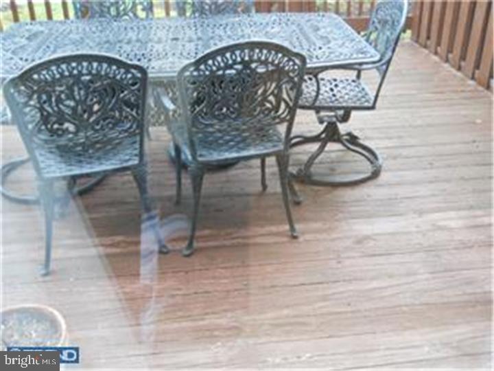 9 Lexington Ct Property Photo 9