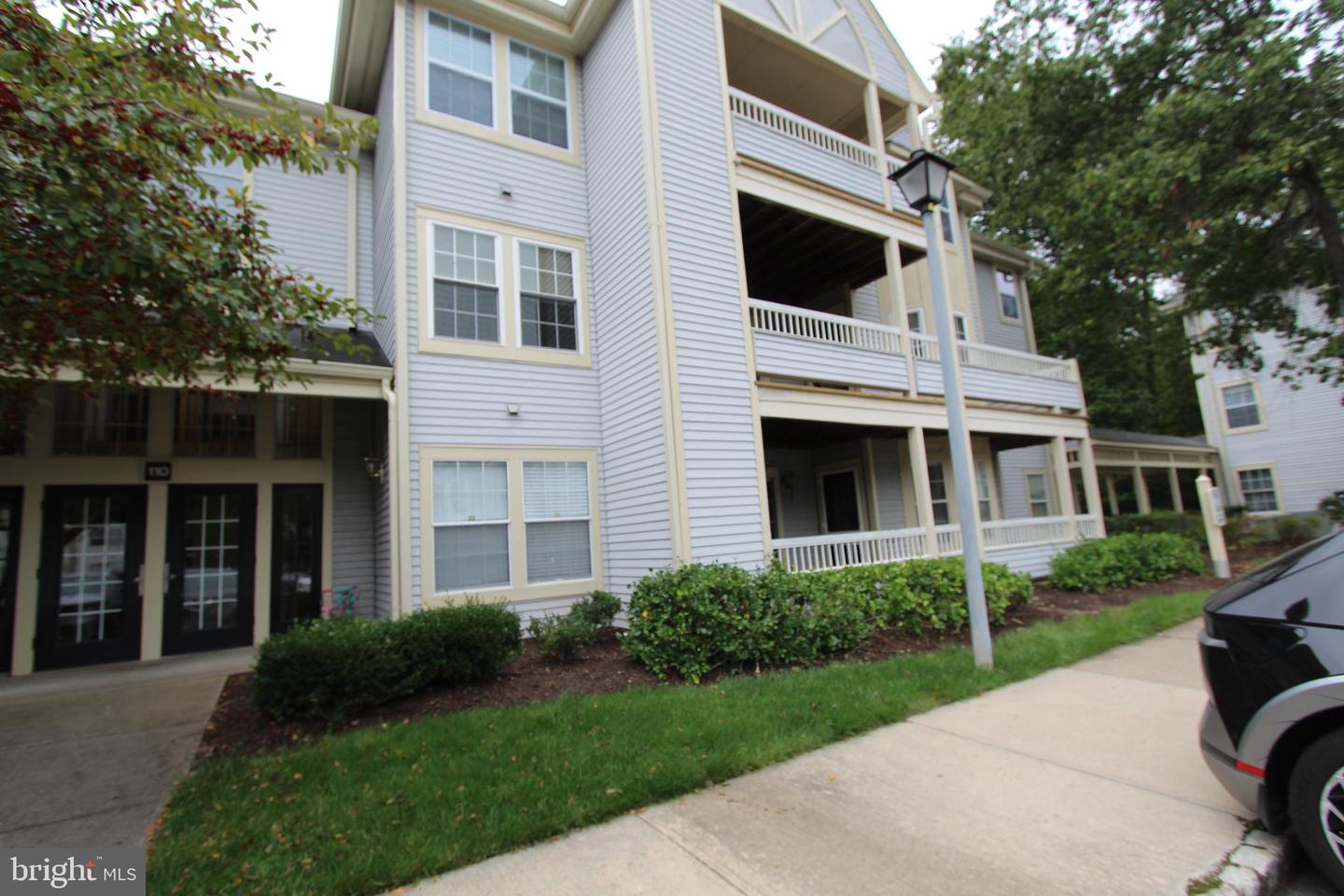 110 Biscayne Ct #8 Property Photo 3