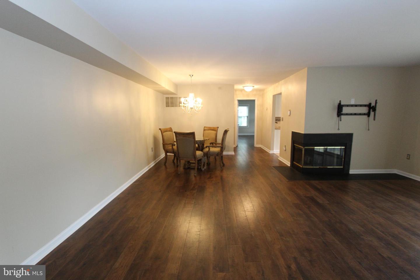 110 Biscayne Ct #8 Property Photo 5