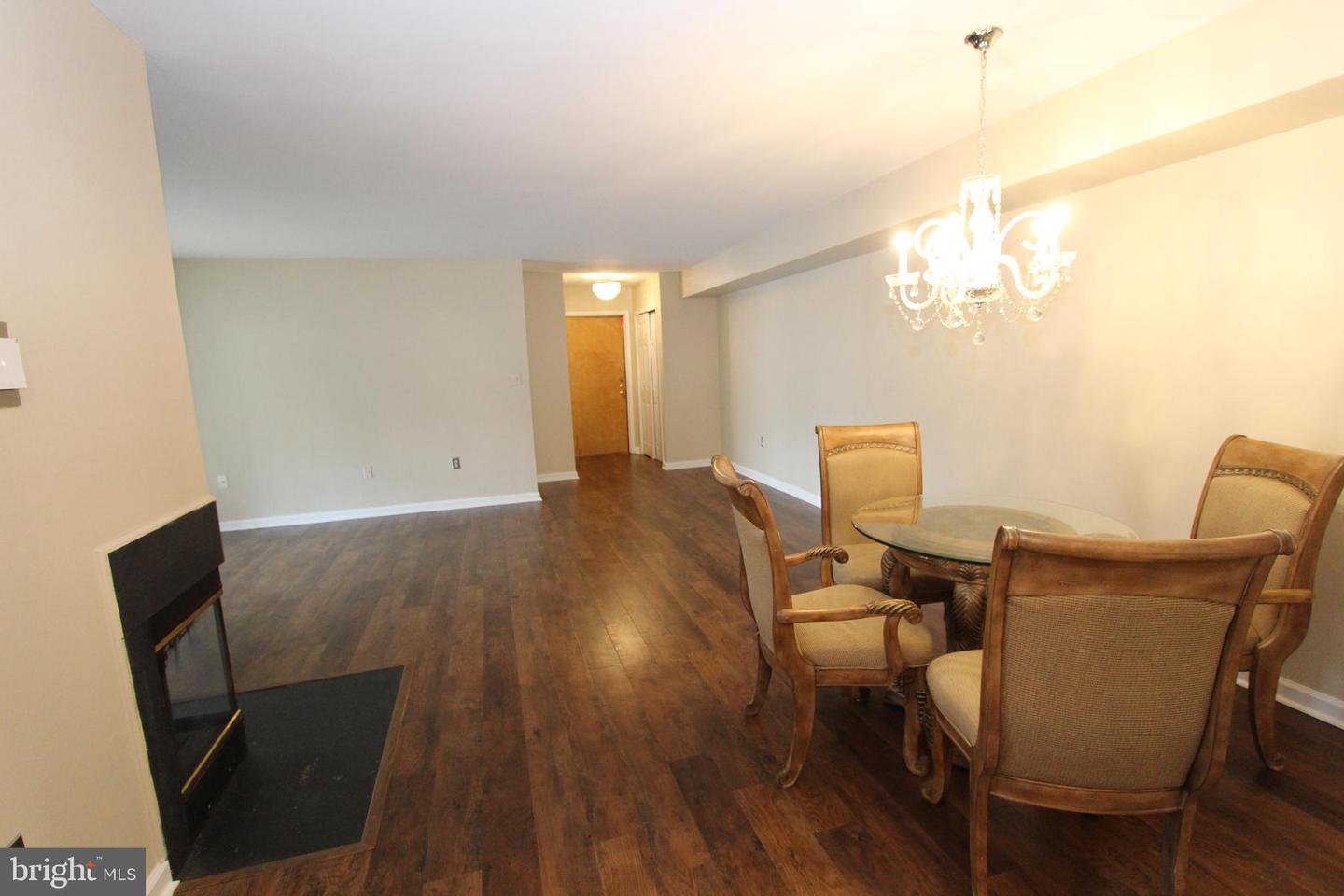 110 Biscayne Ct #8 Property Photo 6
