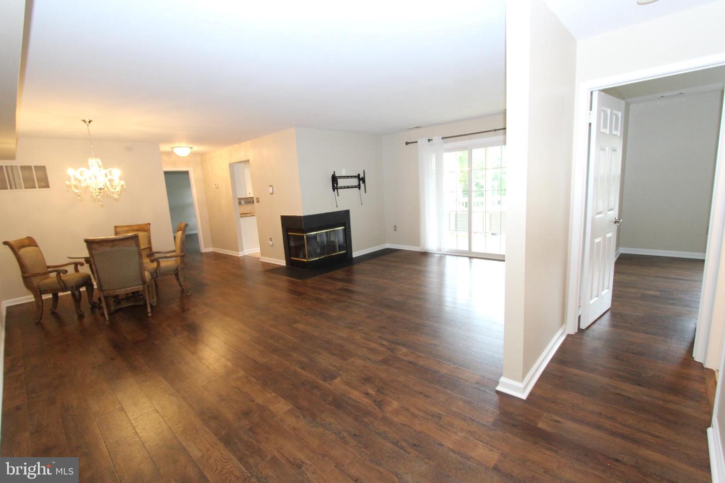 110 Biscayne Ct #8 Property Photo 8