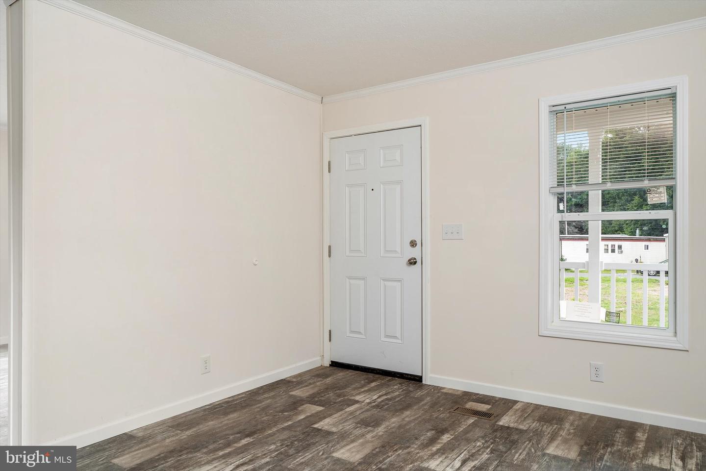 414 Walnut St Property Photo 4