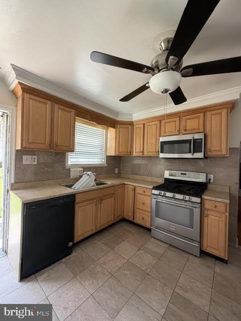 433 Randall Ave Property Photo 18