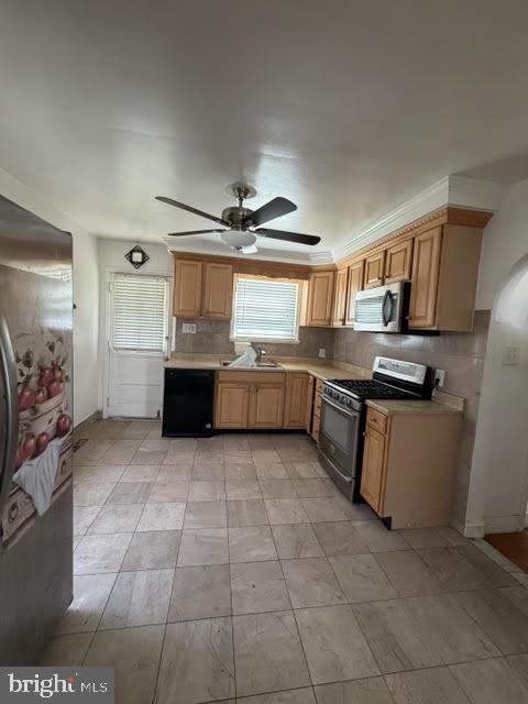 433 Randall Ave Property Photo 25