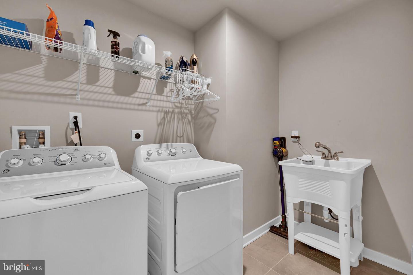 14 Pratt Lane Property Photo 17