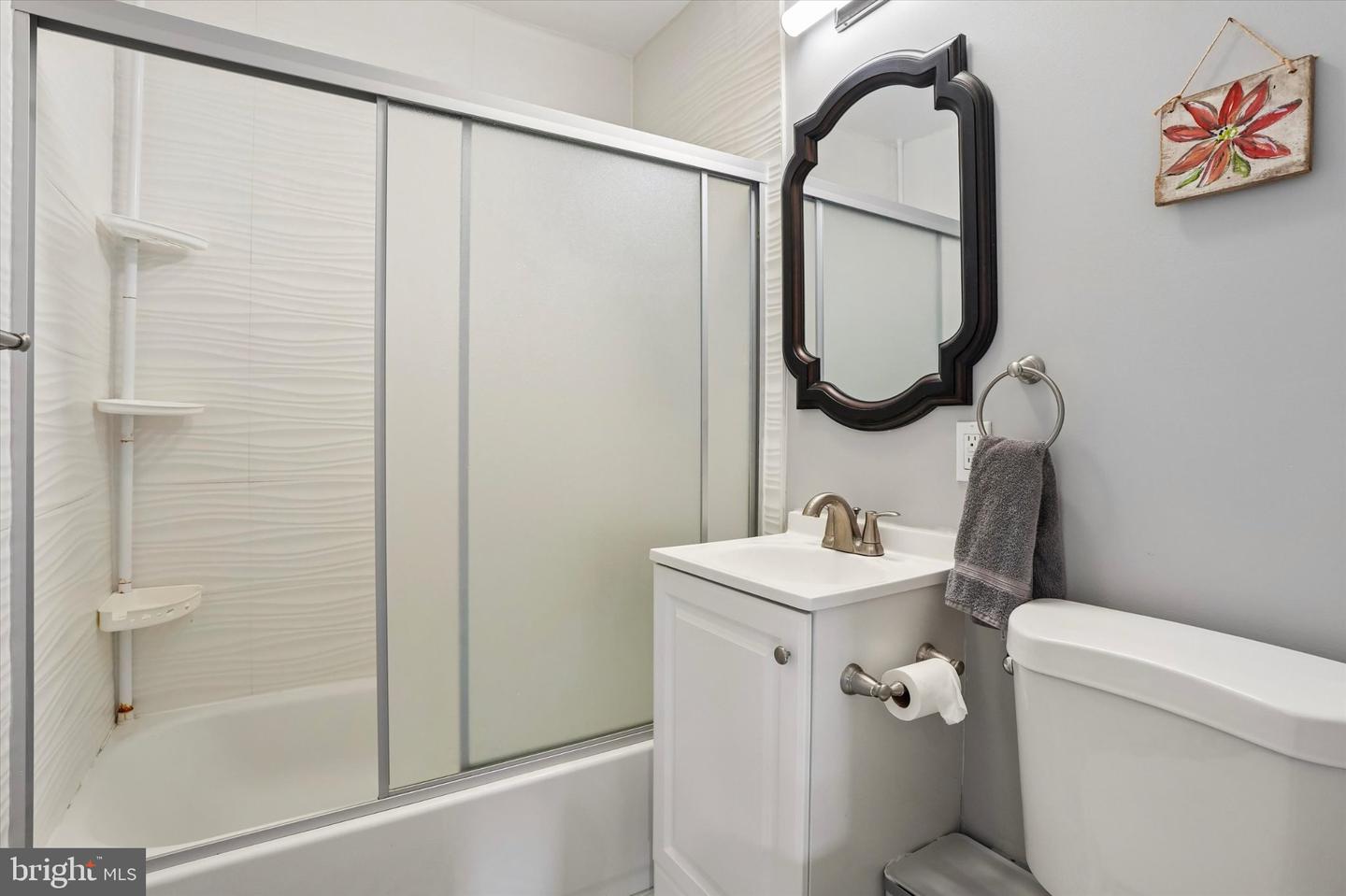 49 Dunmore Ave Property Photo 8