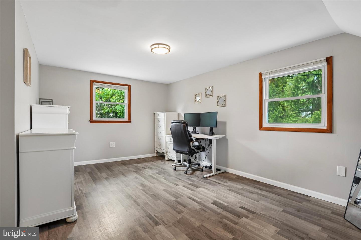 49 Dunmore Ave Property Photo 10