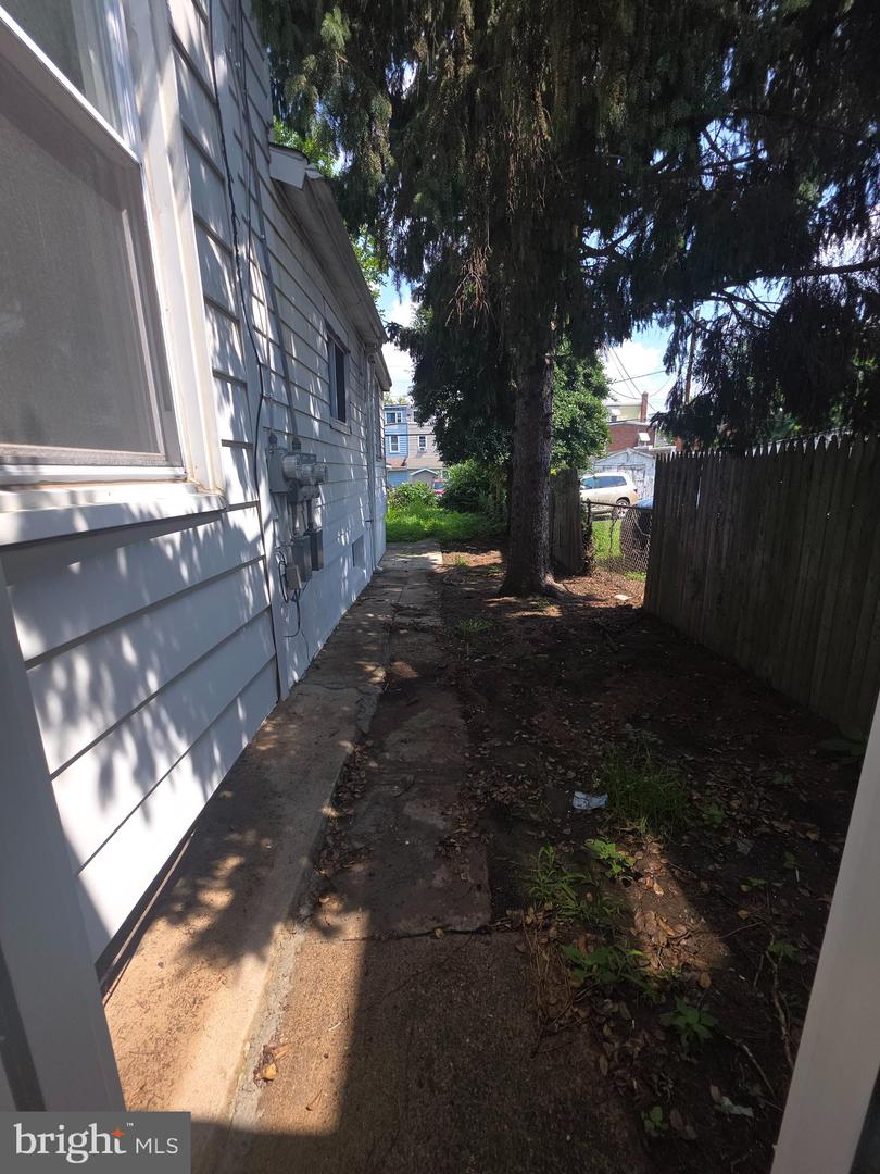 1406--1408 S Broad St #unit #2 1408 Property Photo 14