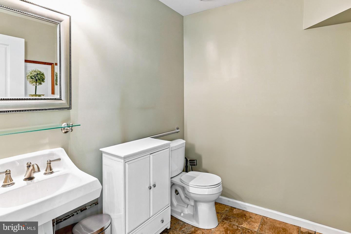 891 Parkway Ave Property Photo 18