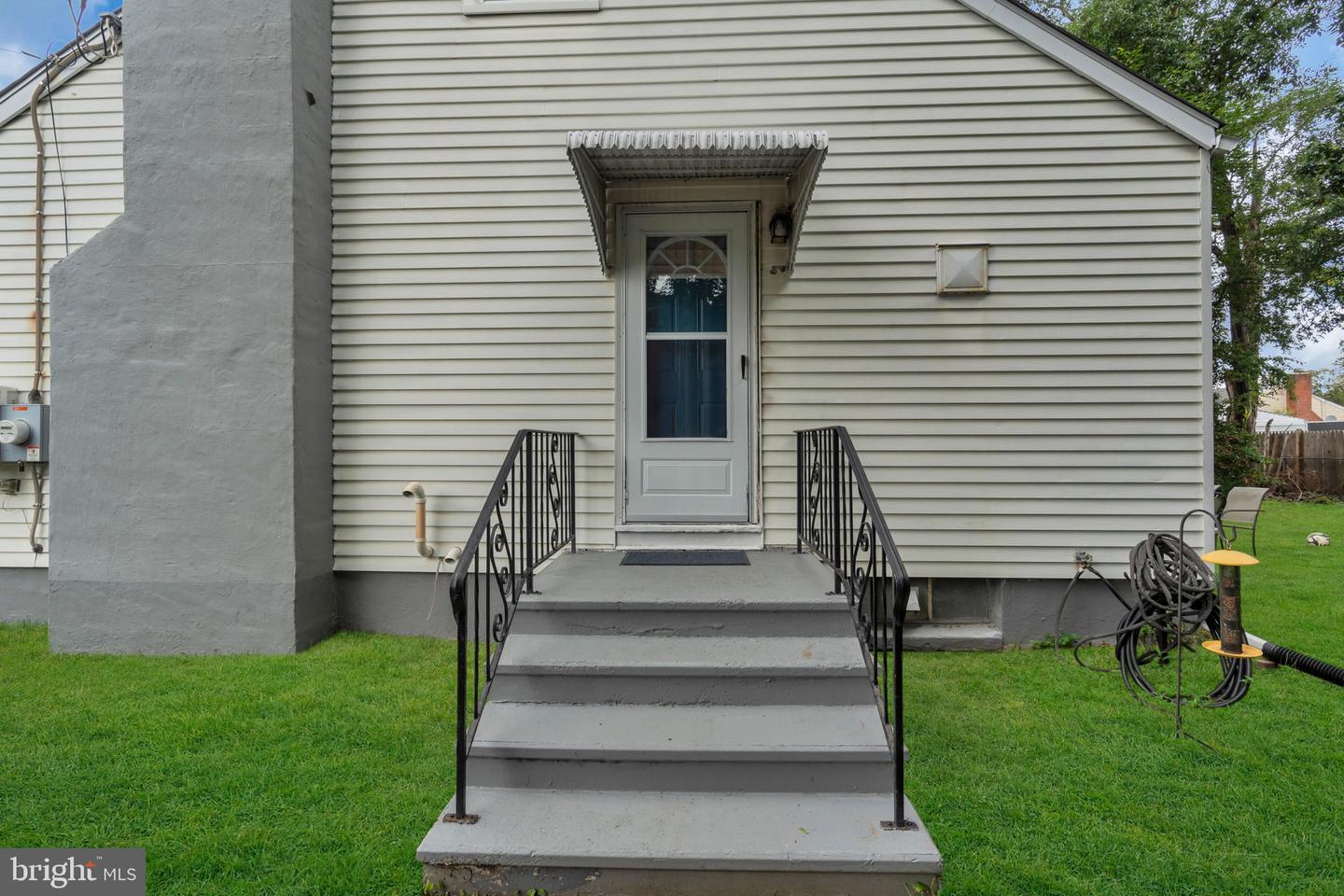 254 California Ave Property Photo 31