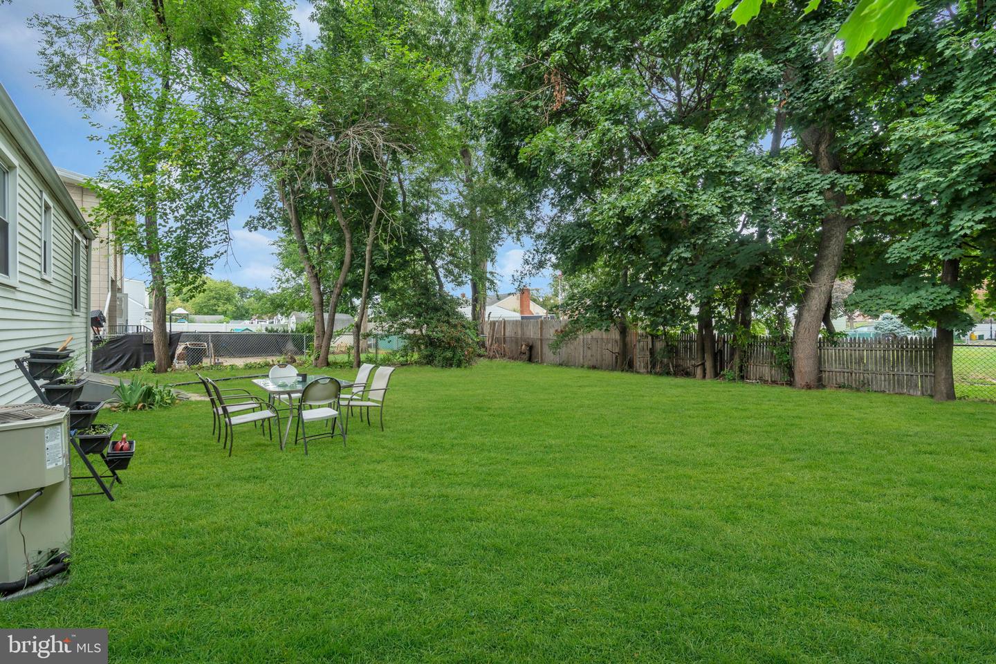 254 California Ave Property Photo 33