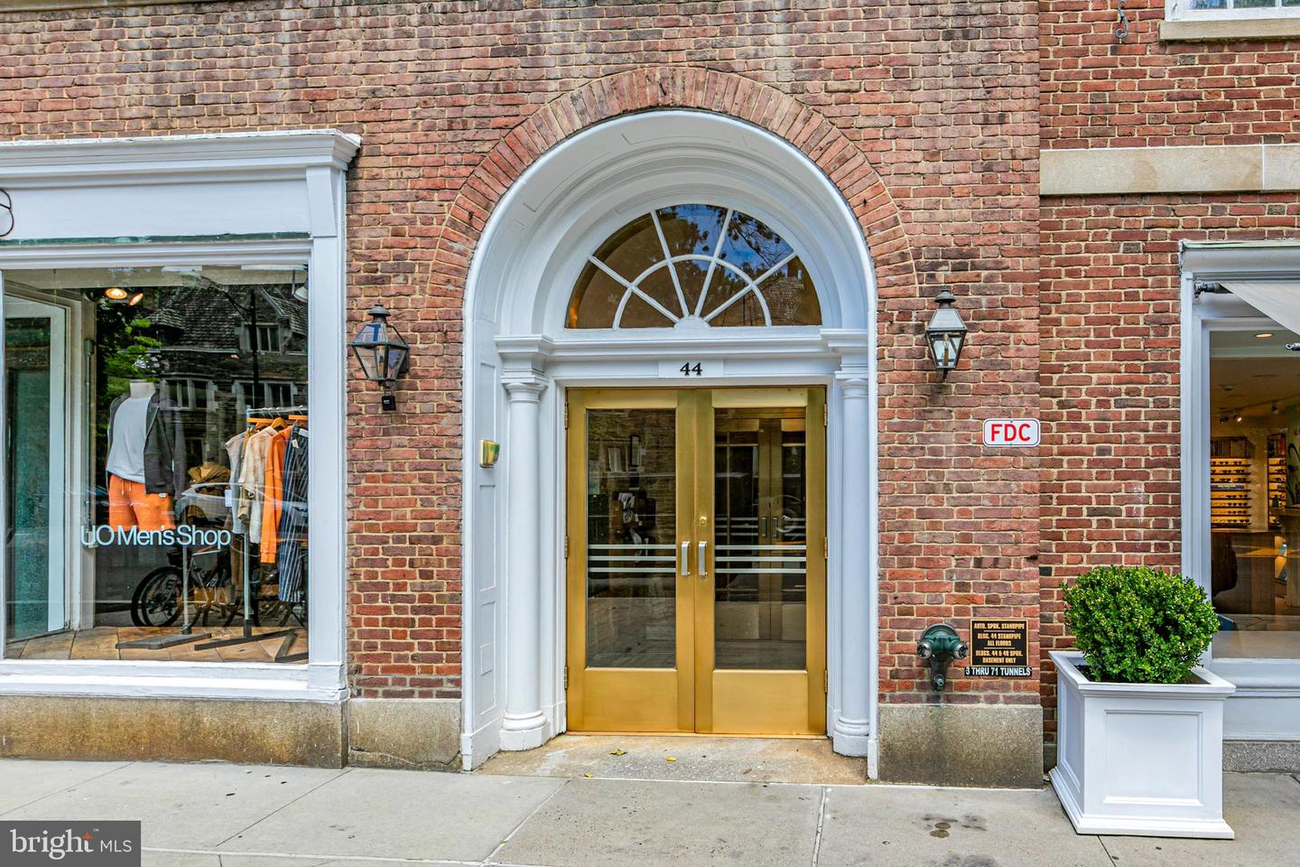 44 Nassau St #i & #j Property Photo 14