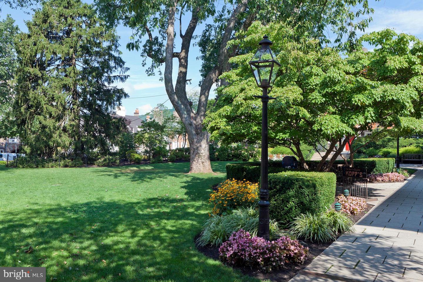 44 Nassau St #i & #j Property Photo 20