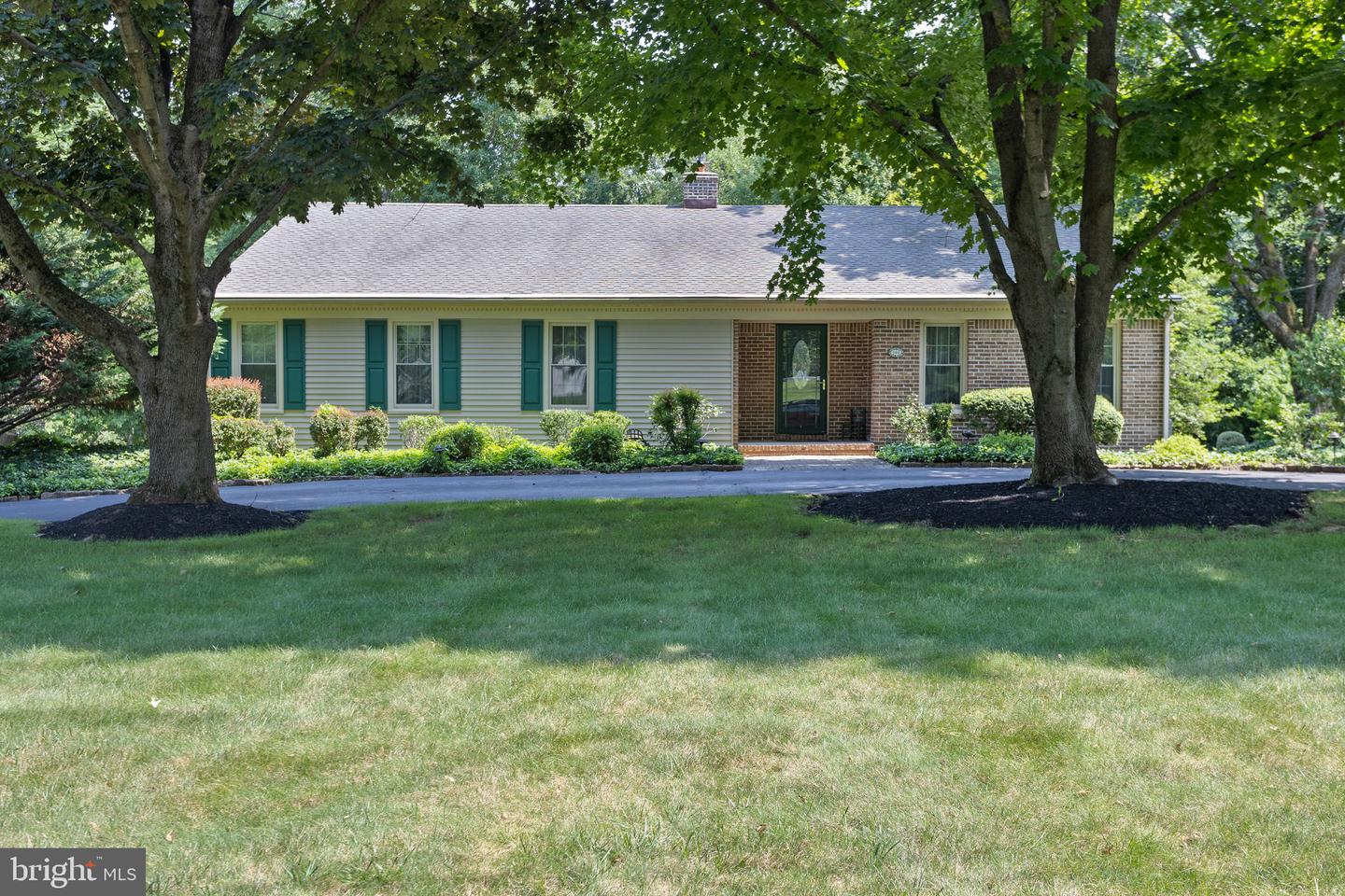 144 RICHARDSON RD Property Photo 1