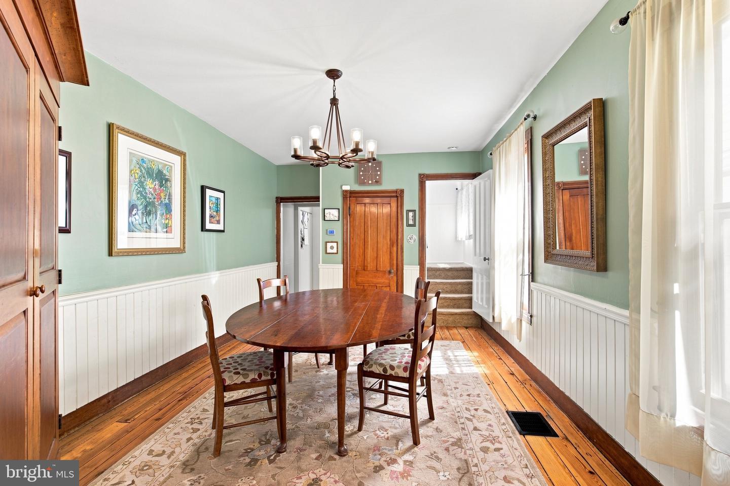 39 S Main St Property Photo 7