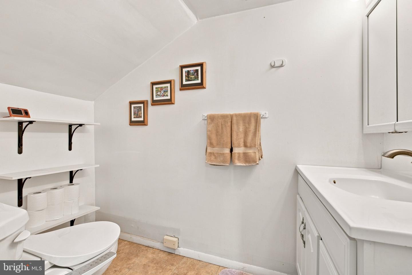 39 S Main St Property Photo 27