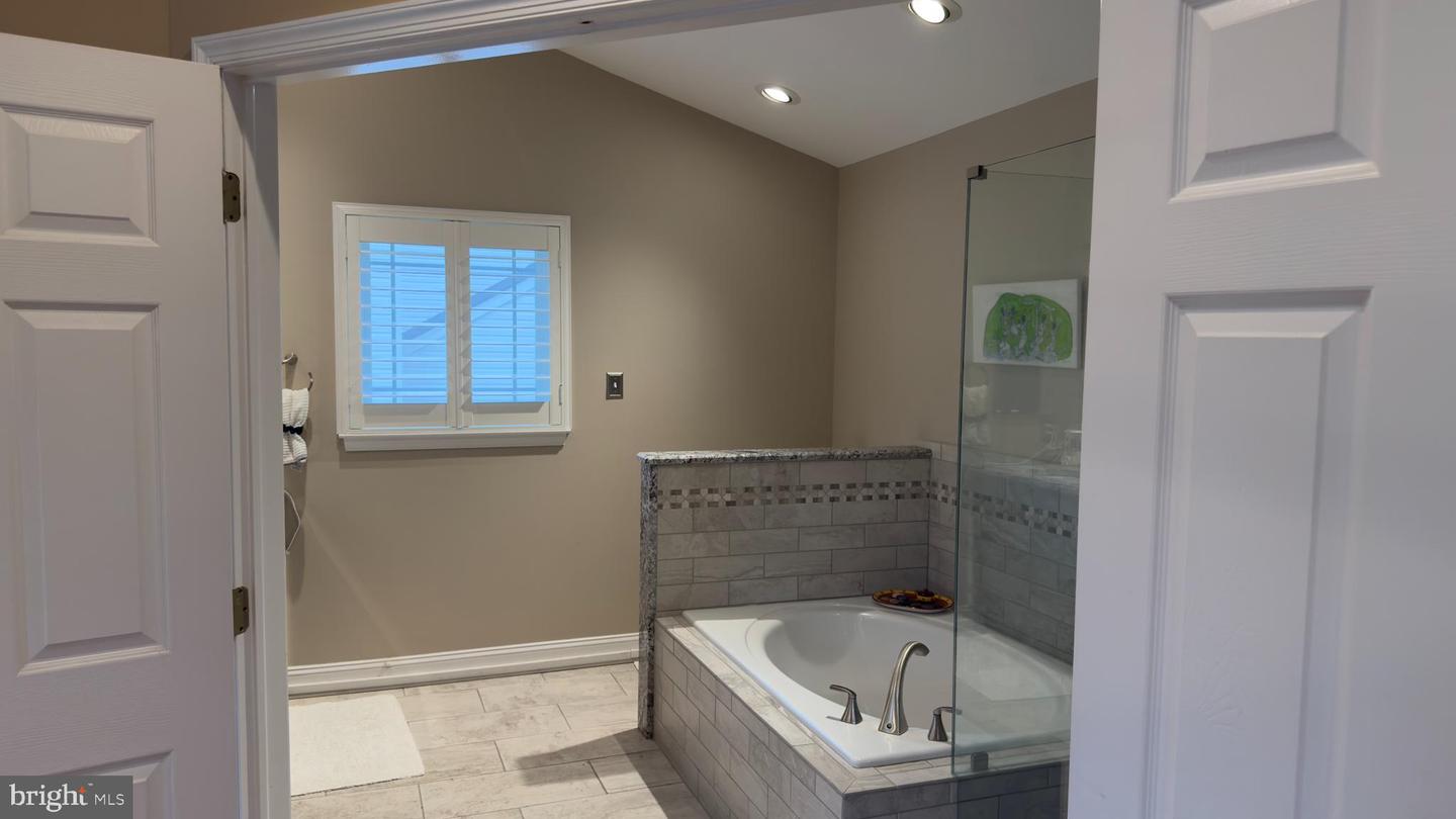 28 Pemberton Ln Property Photo 9
