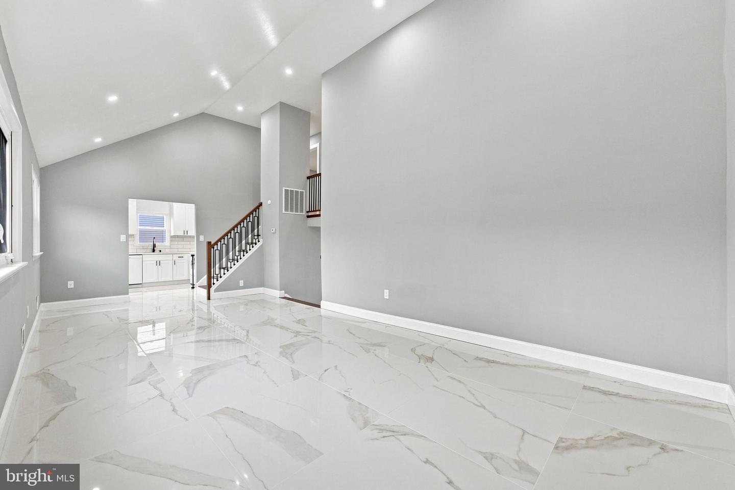 3 Duke St Property Photo 6