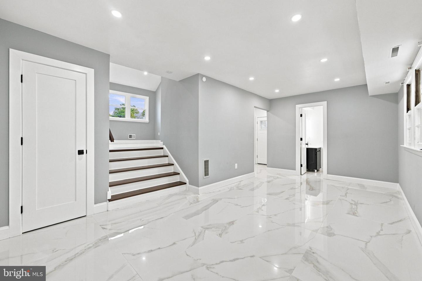 3 Duke St Property Photo 8
