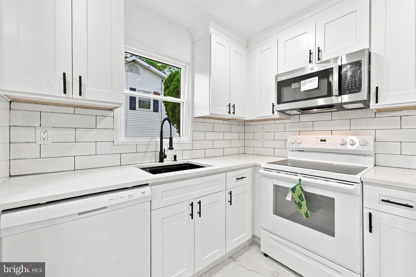 3 Duke St Property Photo 14