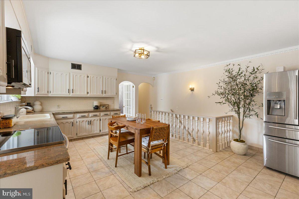 562 Prospect Ave Property Photo 10