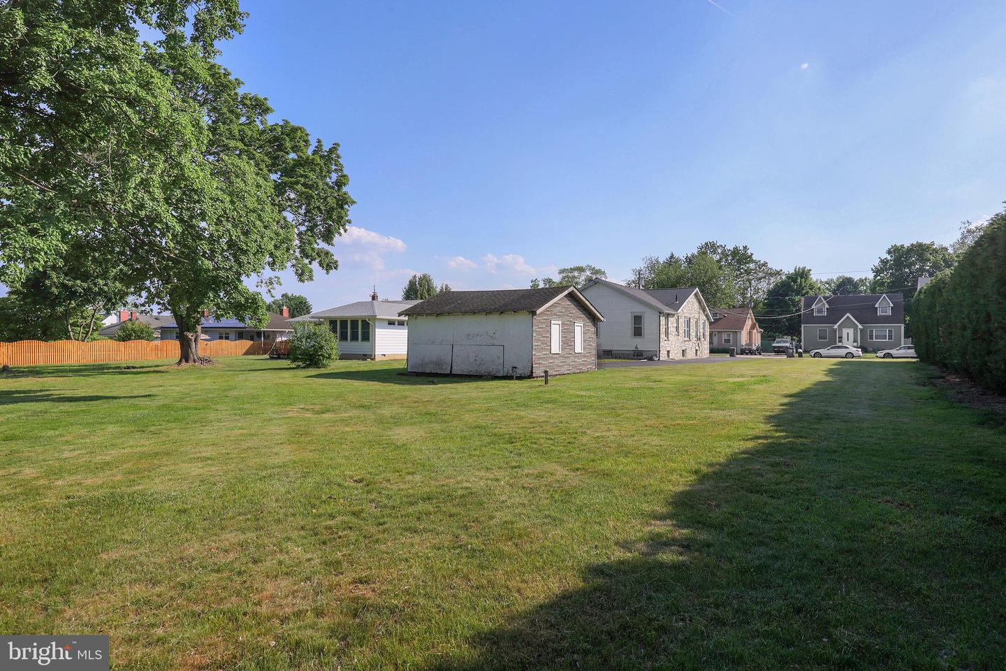 730 Pilgrim Ave Property Photo 8