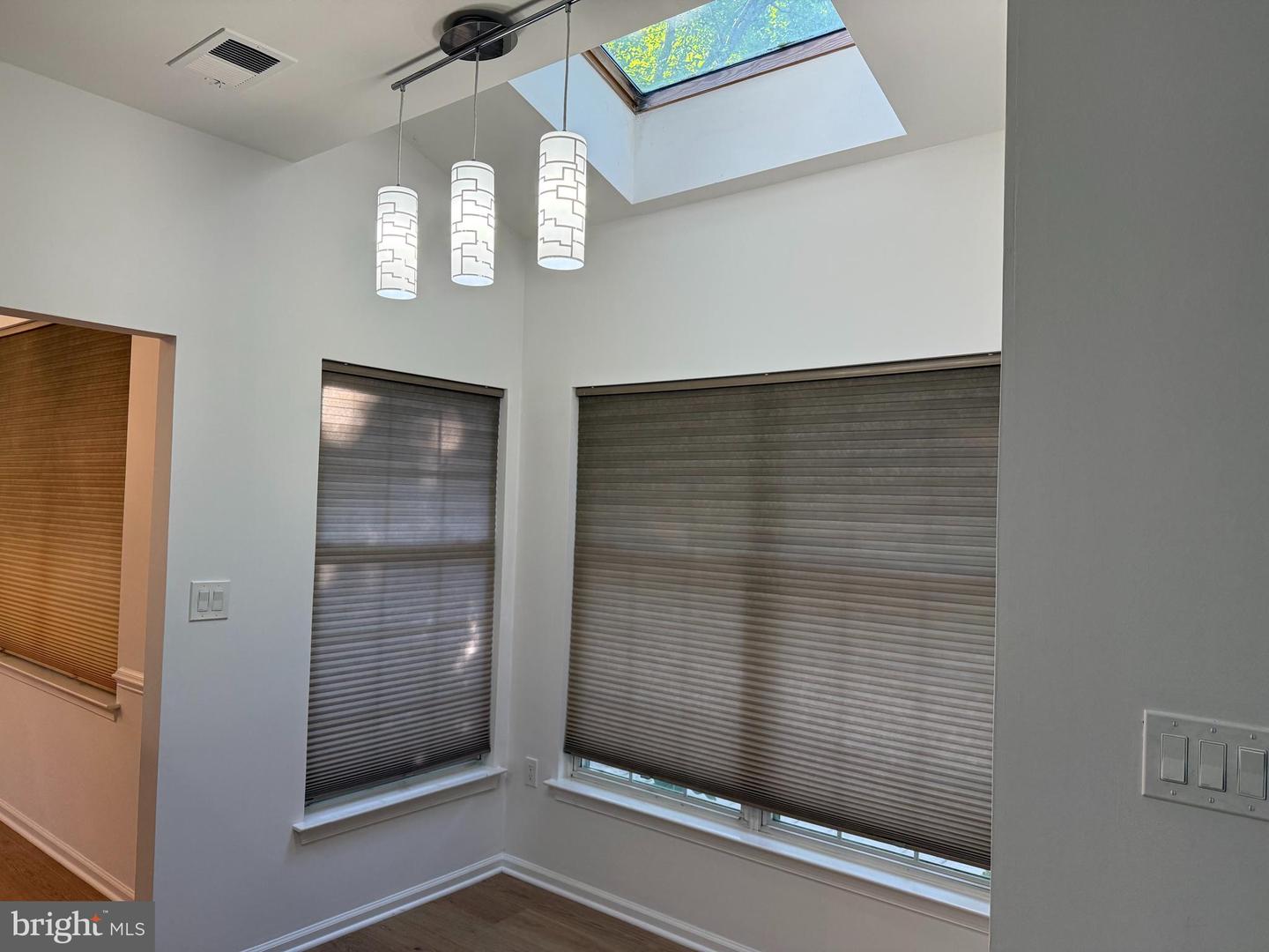 33 Brownstone Rd Property Photo 6