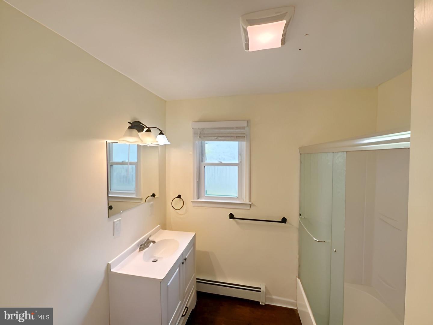 24 Seminary Ave Property Photo 17