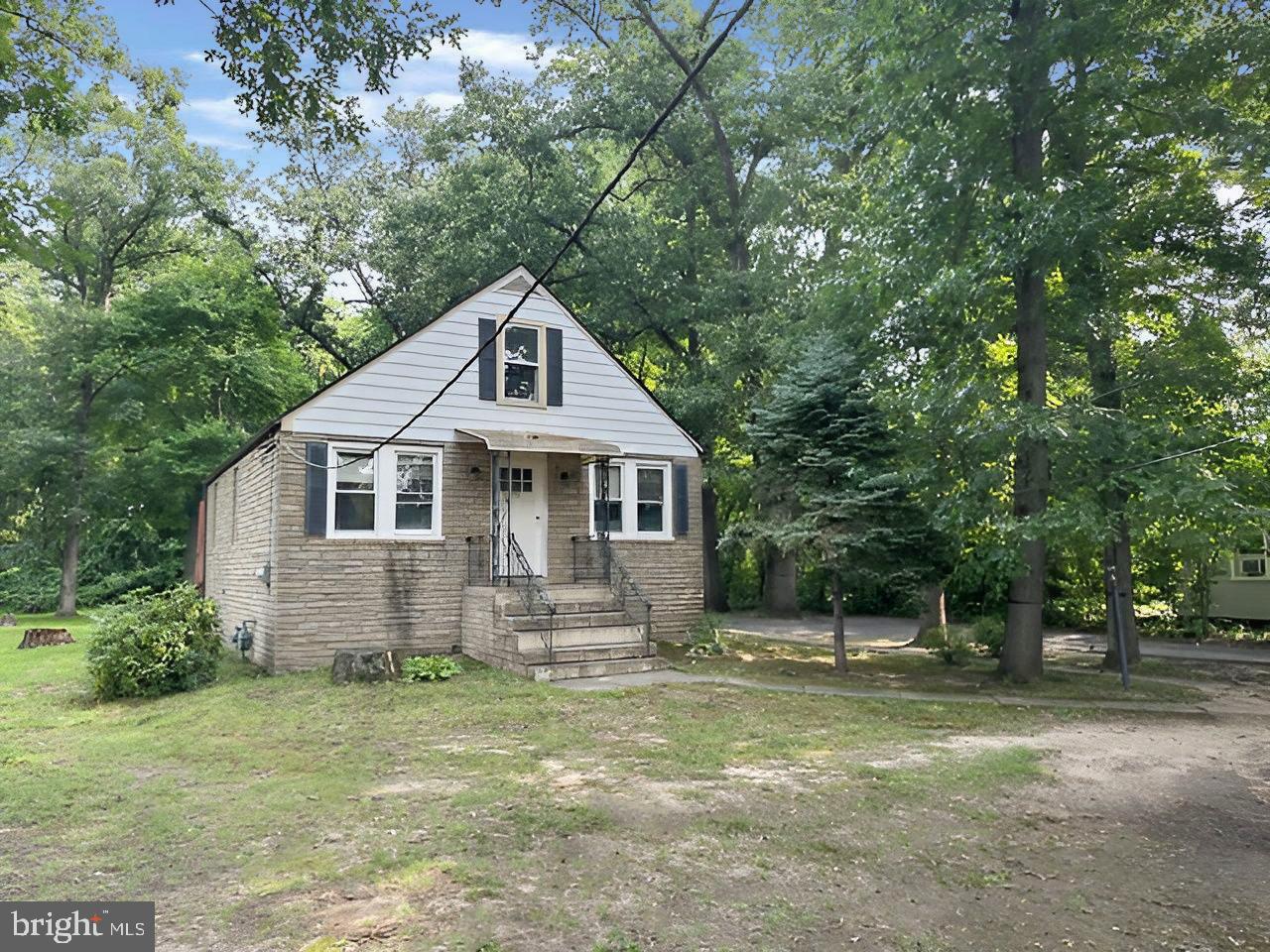 268 Sloan Ave Property Photo 31