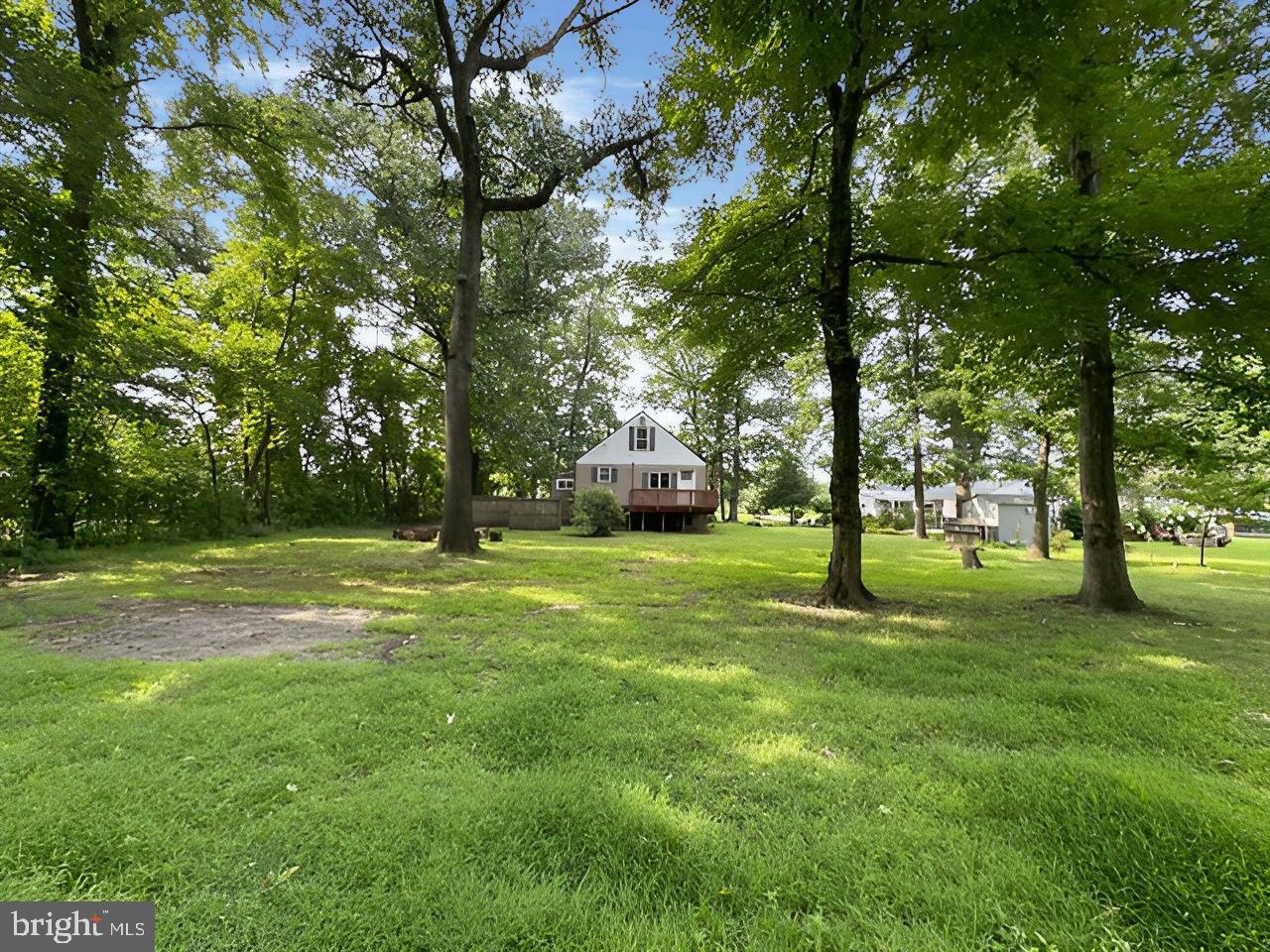 268 Sloan Ave Property Photo 33