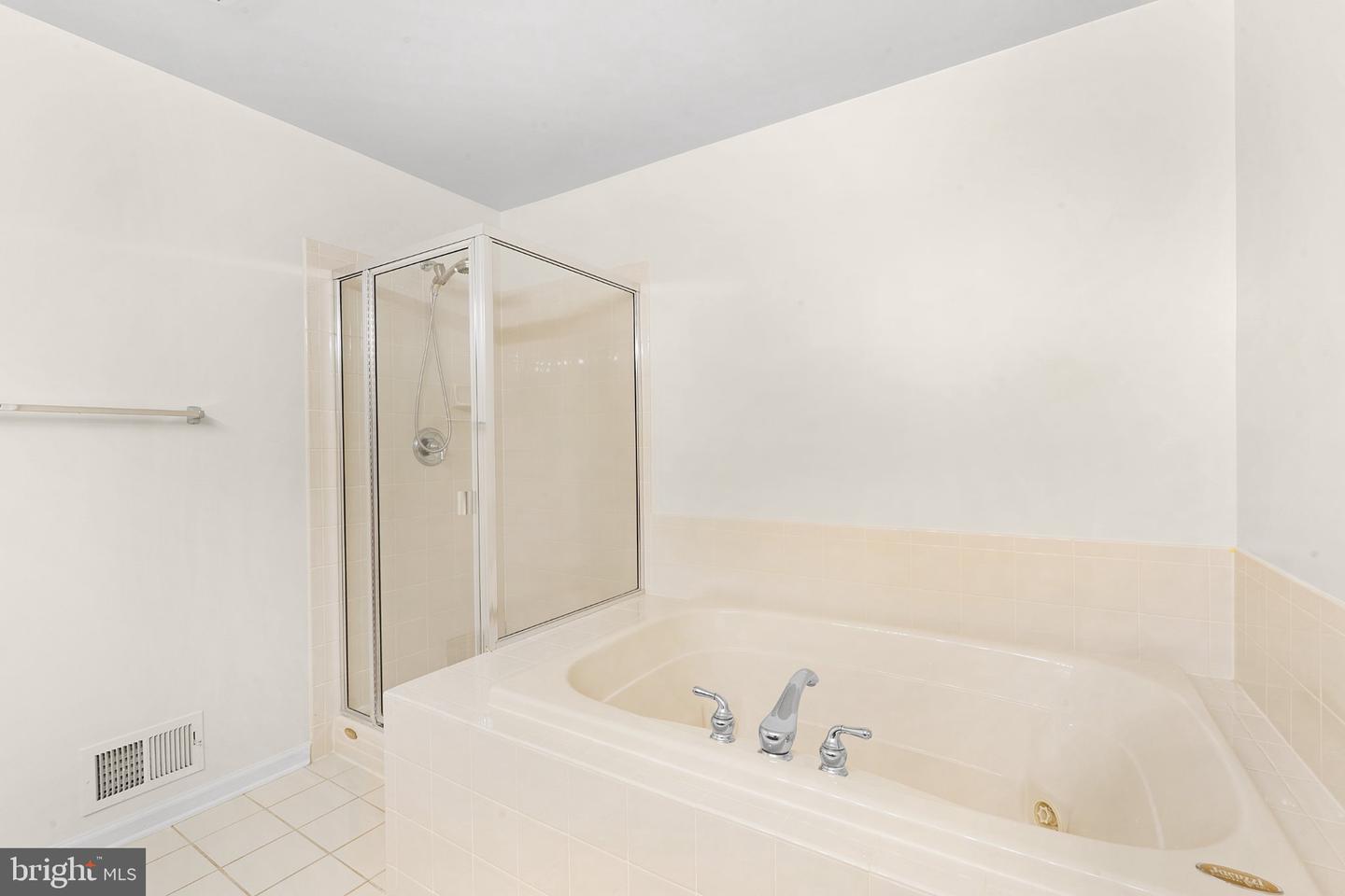 99 Warwick Rd Property Photo 17