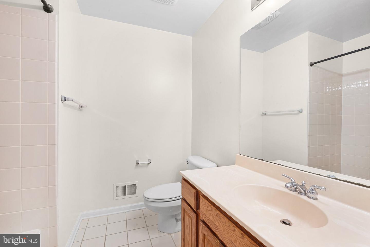 99 Warwick Rd Property Photo 25