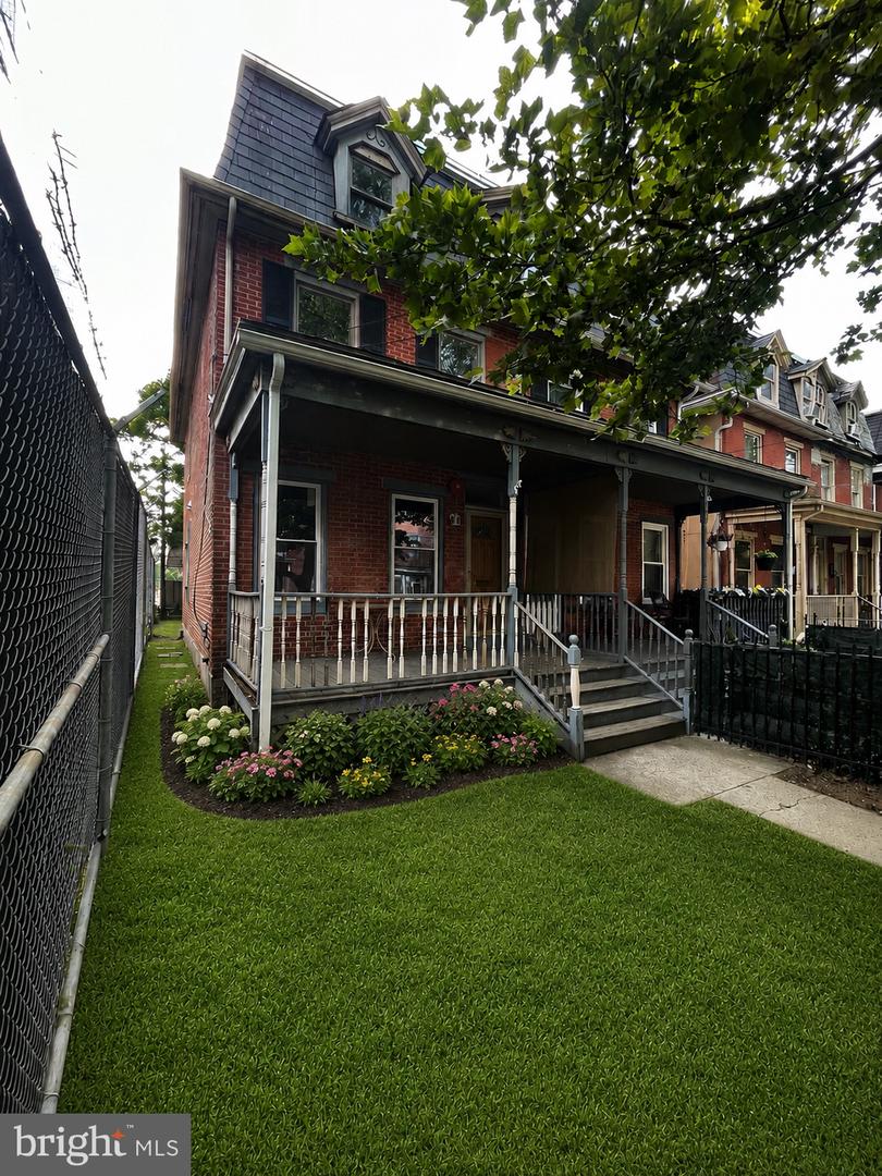 29 Carroll St Property Photo 2
